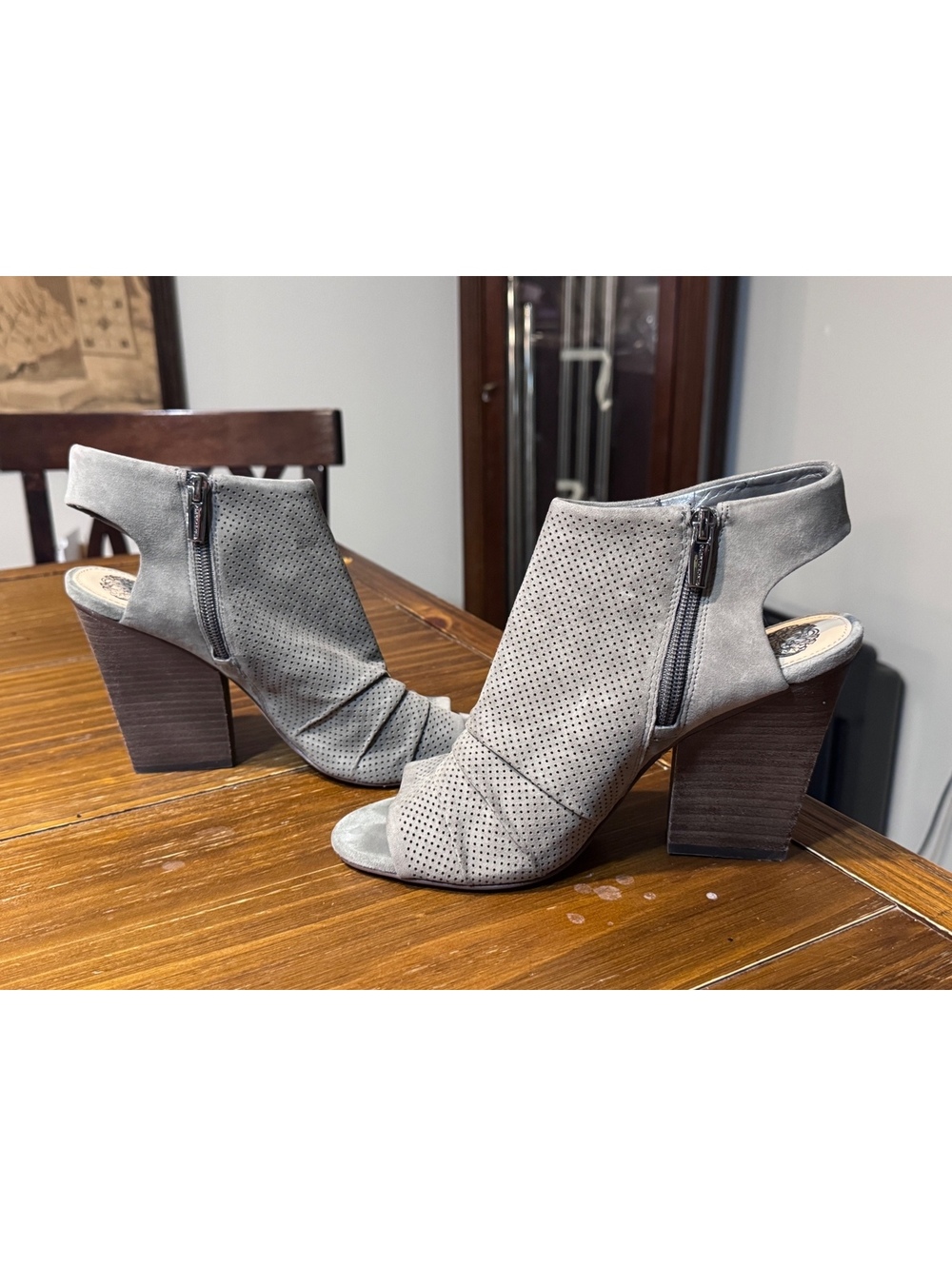 Vince Camuto Kentvi Graystone Suede Peep Toe Booties Heels Women’s 9M